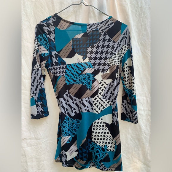 GUILTY Small Abstract pattern print Casual Blouse - Picture 2 of 4